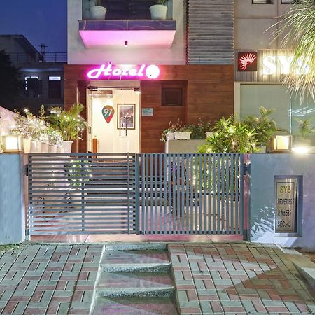 Hotel 91 Golf Course Road グルガウン エクステリア 写真