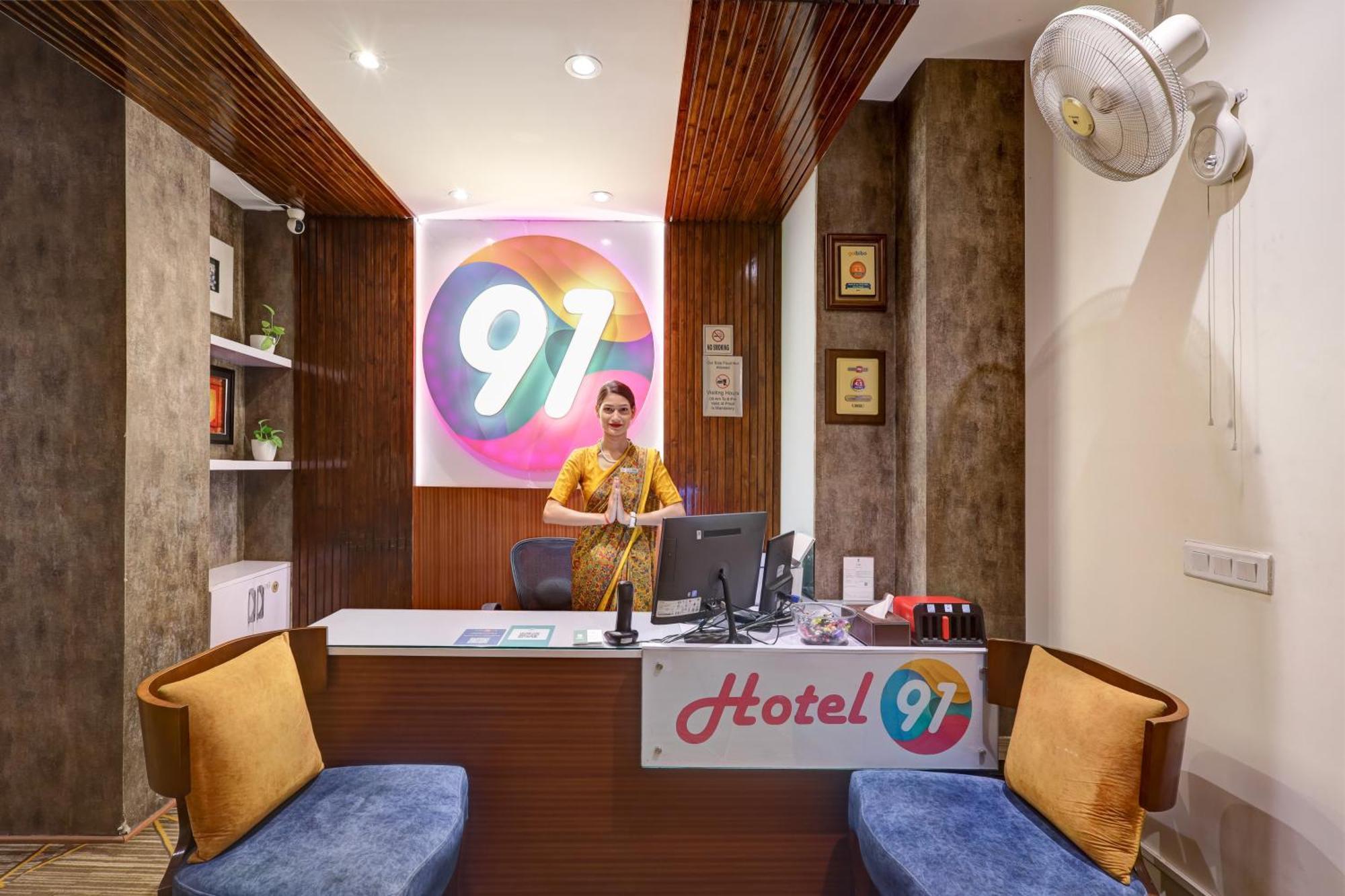 Hotel 91 Golf Course Road グルガウン エクステリア 写真