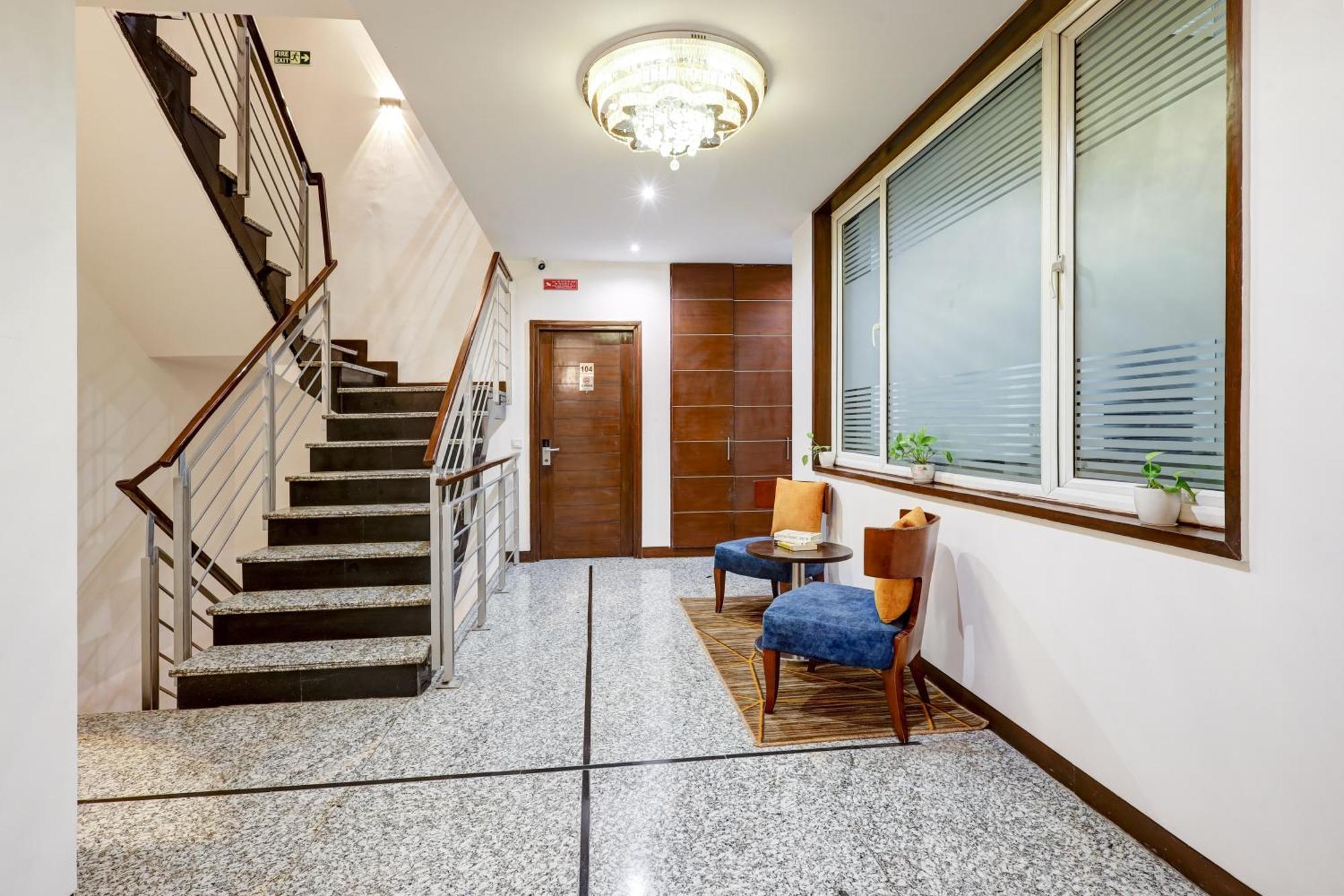 Hotel 91 Golf Course Road グルガウン エクステリア 写真